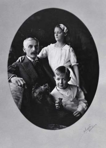 Andrew Mellon con i figli Ailsa e Paul, 1913 ca. National Gallery of Art, Washington, Archivio del Museo